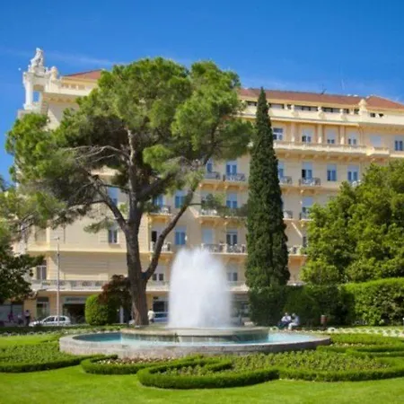 Hotel Palace Bellevue