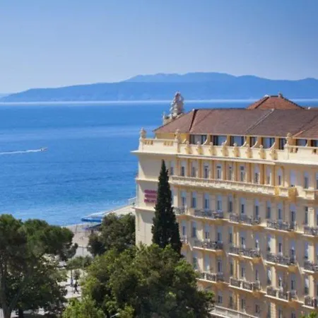 Hotel Palace Bellevue 4*