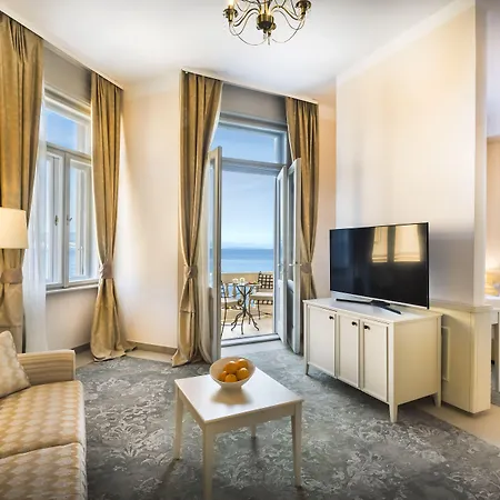 Bellevue - By Liburnia & Opatija