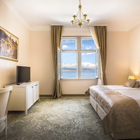 Bellevue - By Liburnia &