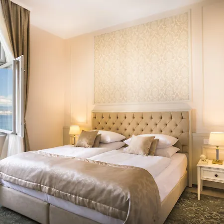 Bellevue - By Liburnia &